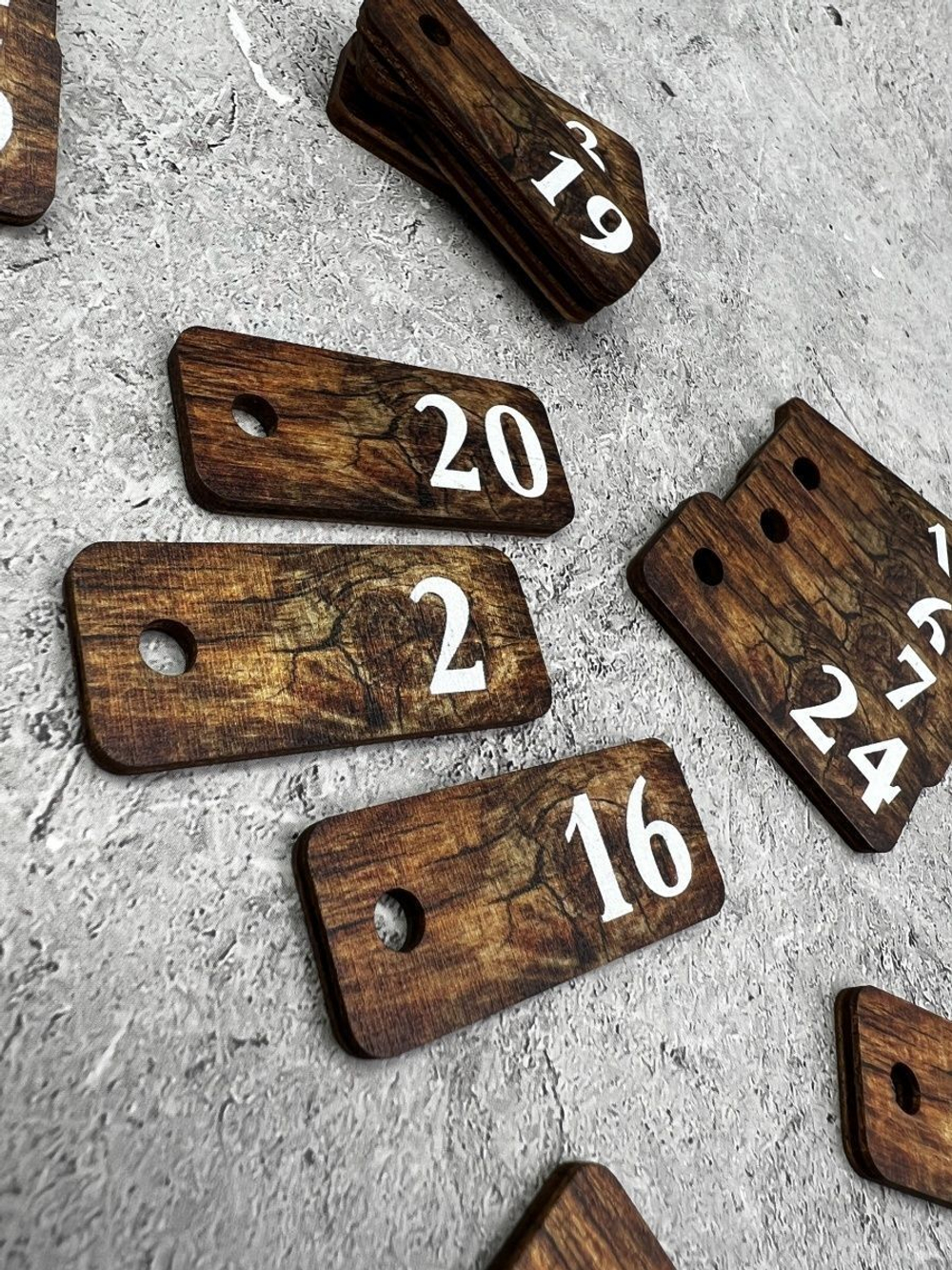 Номерки для ключей деревянные 2х5см