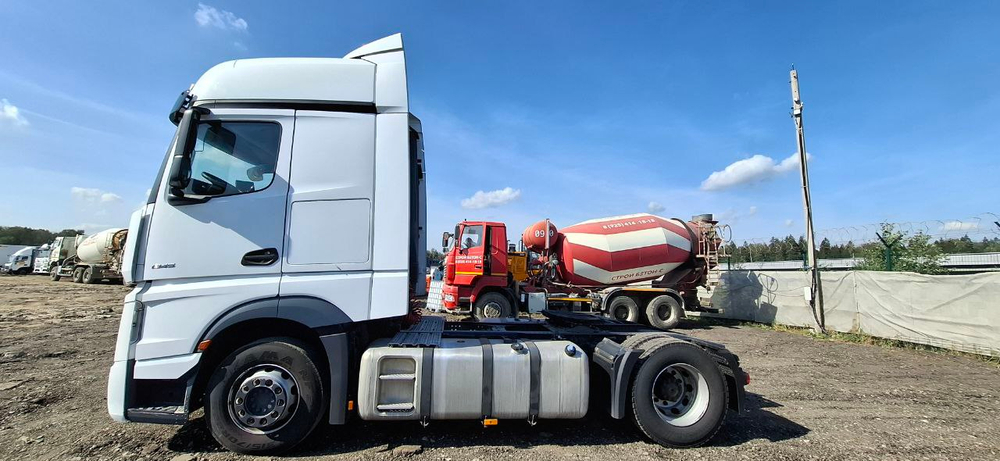 Mercedes-Benz ACTROS 4x2 Седельный тягач 1845 LS (Дизельный, 12,8 л, 476 л.с., МТ)