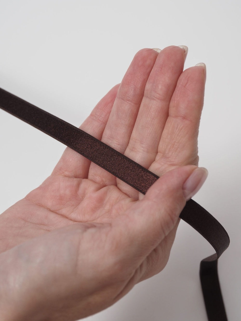 Резинка бретелечная цвет шоколад глянцевая ширина 10 м