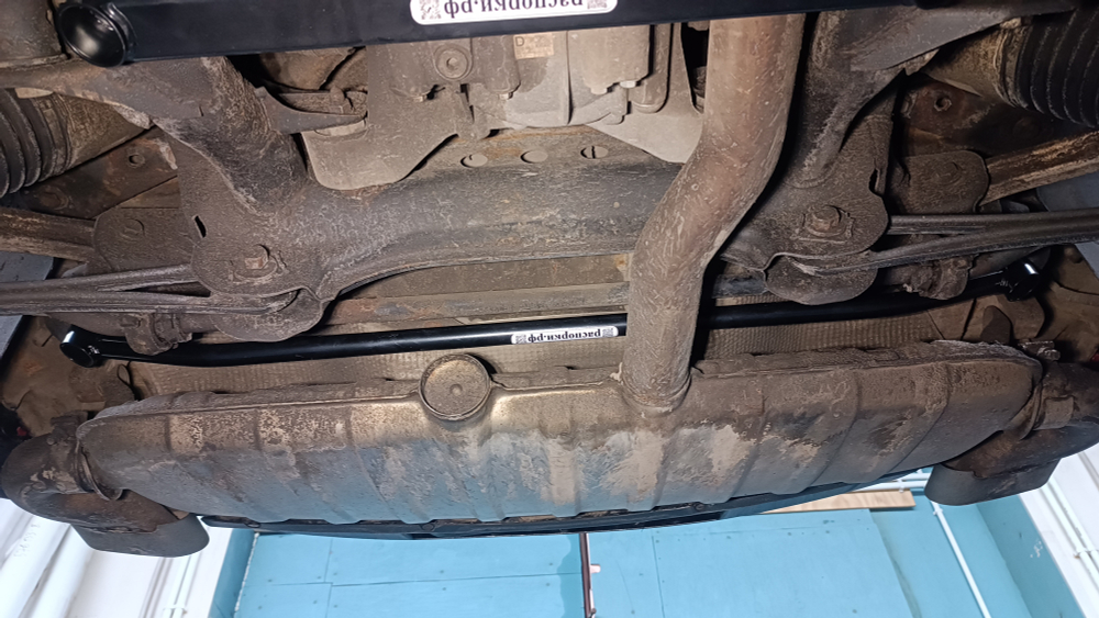 Усилитель жесткости заднего подрамника Volkswagen Touareg 1 (GP) и Porsche Cayenne (955/957) (ПОД ЗАКАЗ)