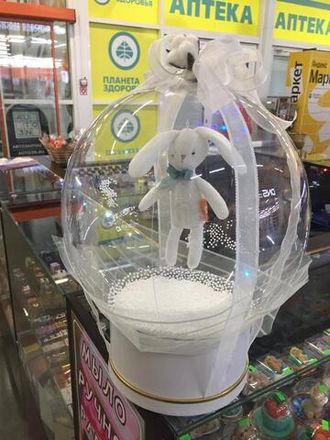Белый зайка в шаре бабл