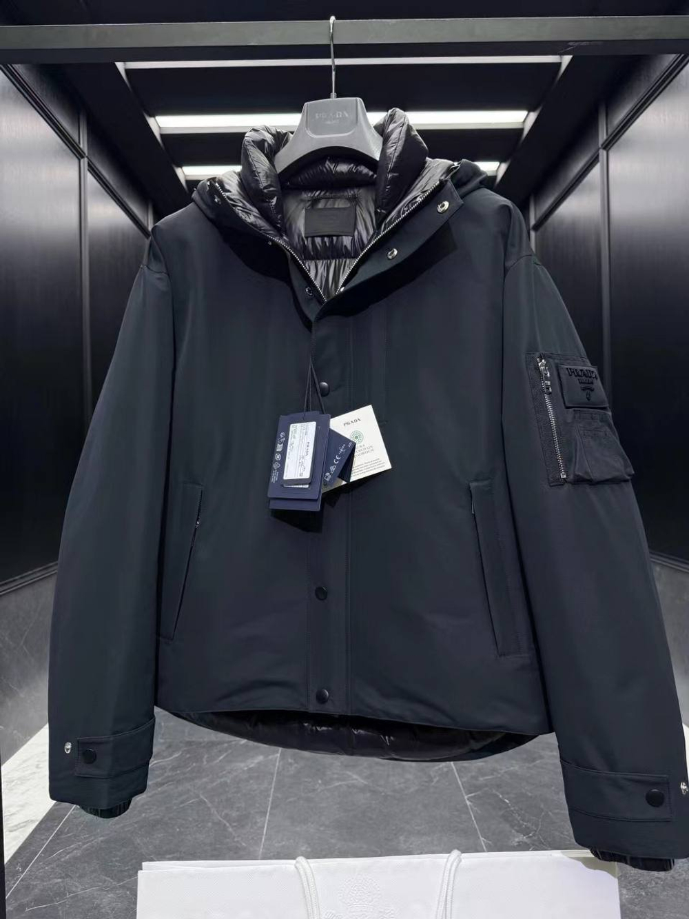 Пуховик Prada