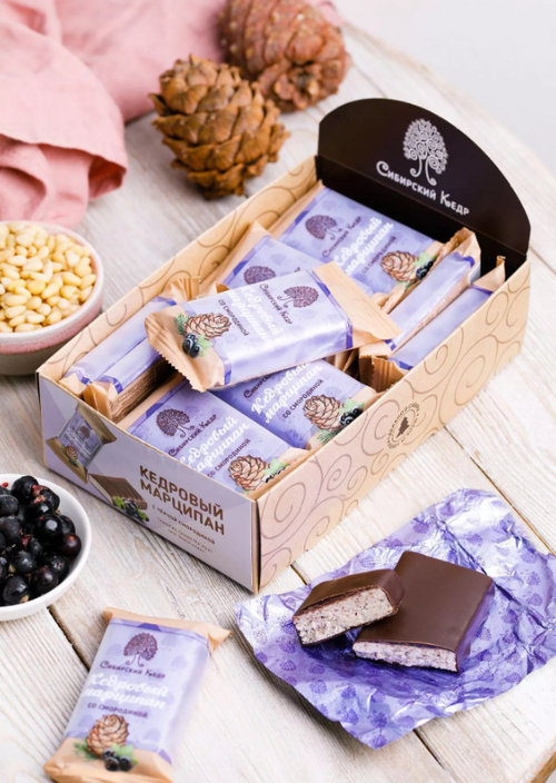 Кедровый марципан с Смородиной / шоу-бокс / 18 шт / 720 г / ТМ Сибирский кедр