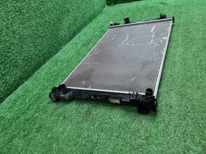 Радиатор охлаждения Toyota Camry XV70 (2017-н.в.)