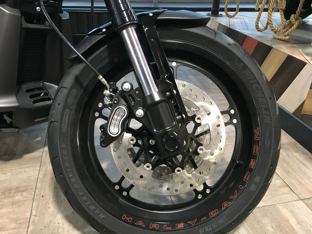 Harley-Davidson® Softail® FXDR™ 114, 2019