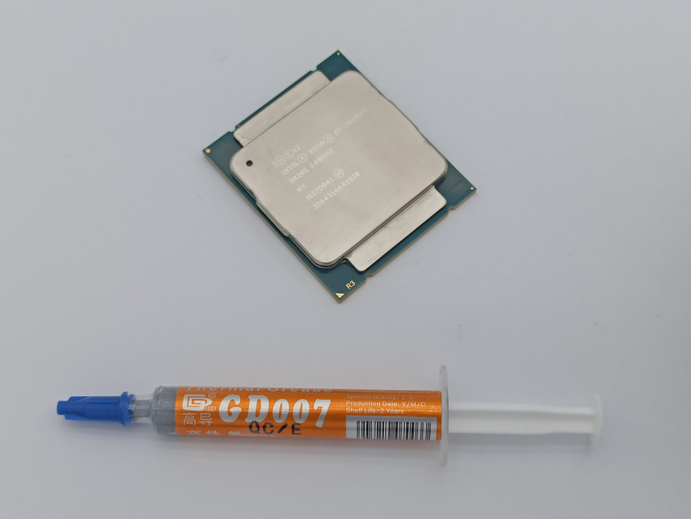 Процессор Intel Xeon E5-2640 v3