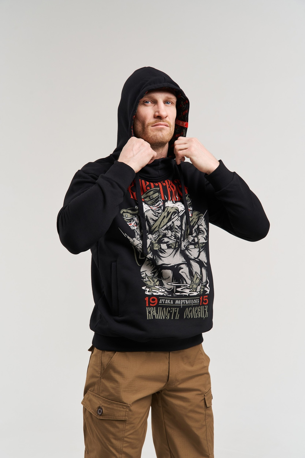 Худи Варгградъ мужская чёрная «Атака Мертвецов» без начёса