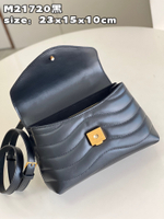 Louis Vuitton Hold Me