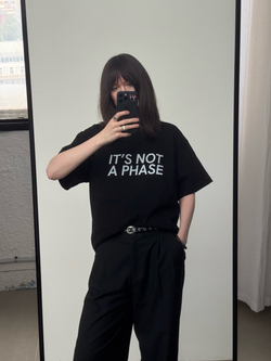 Футболка  It's not a phase, черная