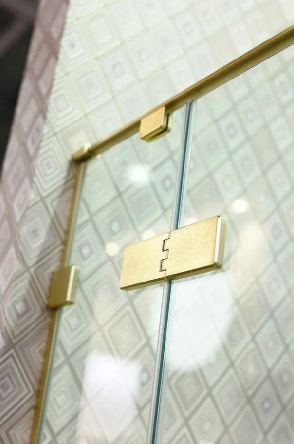 Душевая дверь Cezares BELLAGIO-B-12-140-C-BORO, 140х197, профиль брашированное золото, прозрачное стекло