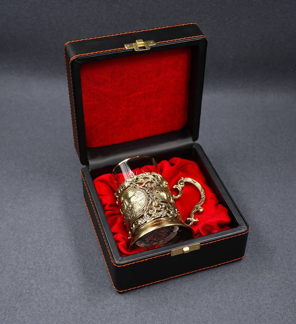 Подстаканник подарочный «Охотники на привале»