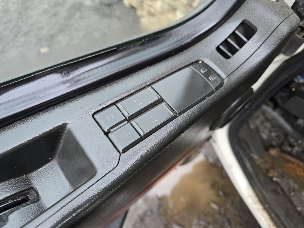 Дверь левая 2017г.