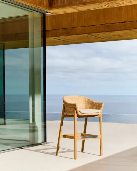 Барный стул Galea из тикового дерева и синтетического ротанга, 75 см