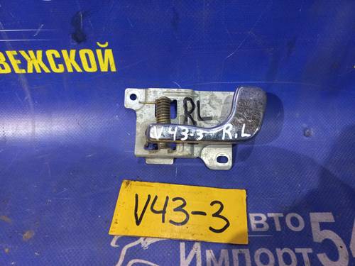 Ручка двери задней левой салонная MITSUBISHI PAJERO 1993