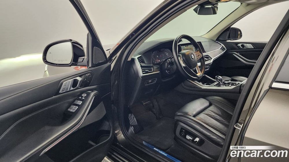 BMW X7 (G07) xDrive 40i Design Pure Excellence 6-и местный (07.2021)