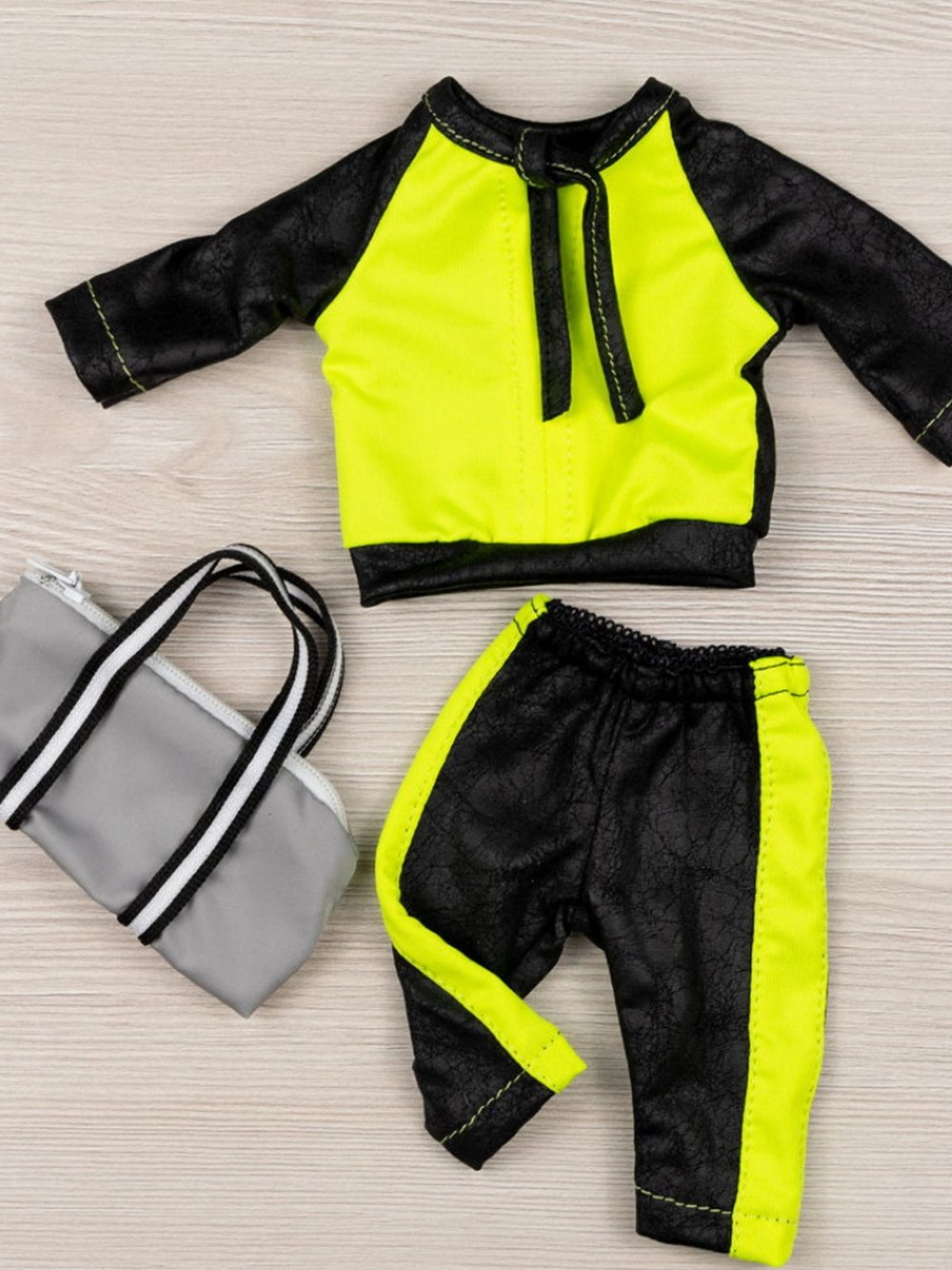 Спортивный костюм с сумкой для кукол Paola Reina 32 см (893)