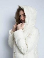 Куртка зимняя удлиненная с капюшоном