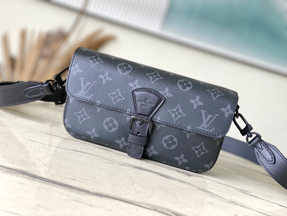 Louis Vuitton Montsouris Wearable Wallet
