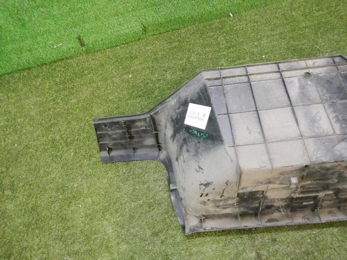 Накладка заднего бампера Toyota Hilux 8 (2015-н.в.)