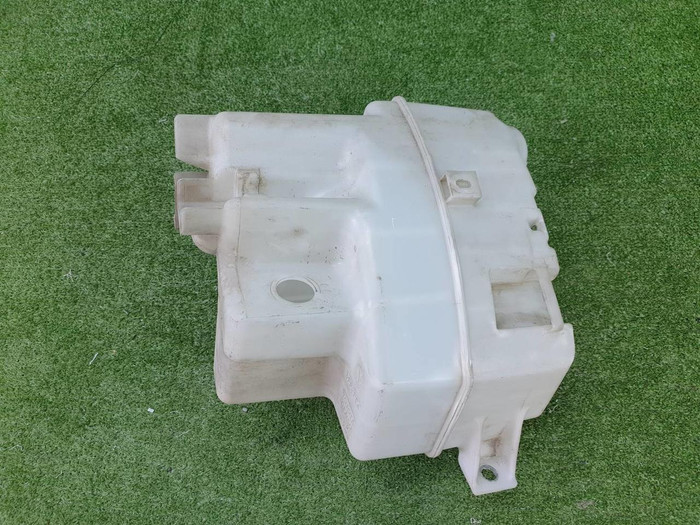 Бачок омывателя Toyota Camry xv70 (2017-н.в.)