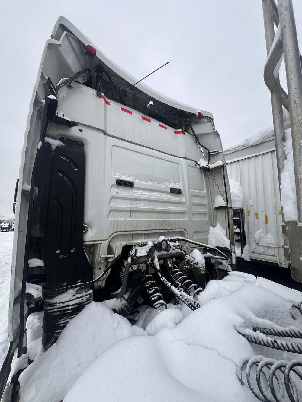 SITRAK C7H 6x4 Седельный тягач ZZ4256V364HE (Дизельный, 10,5 л, 441 л.с., MT)