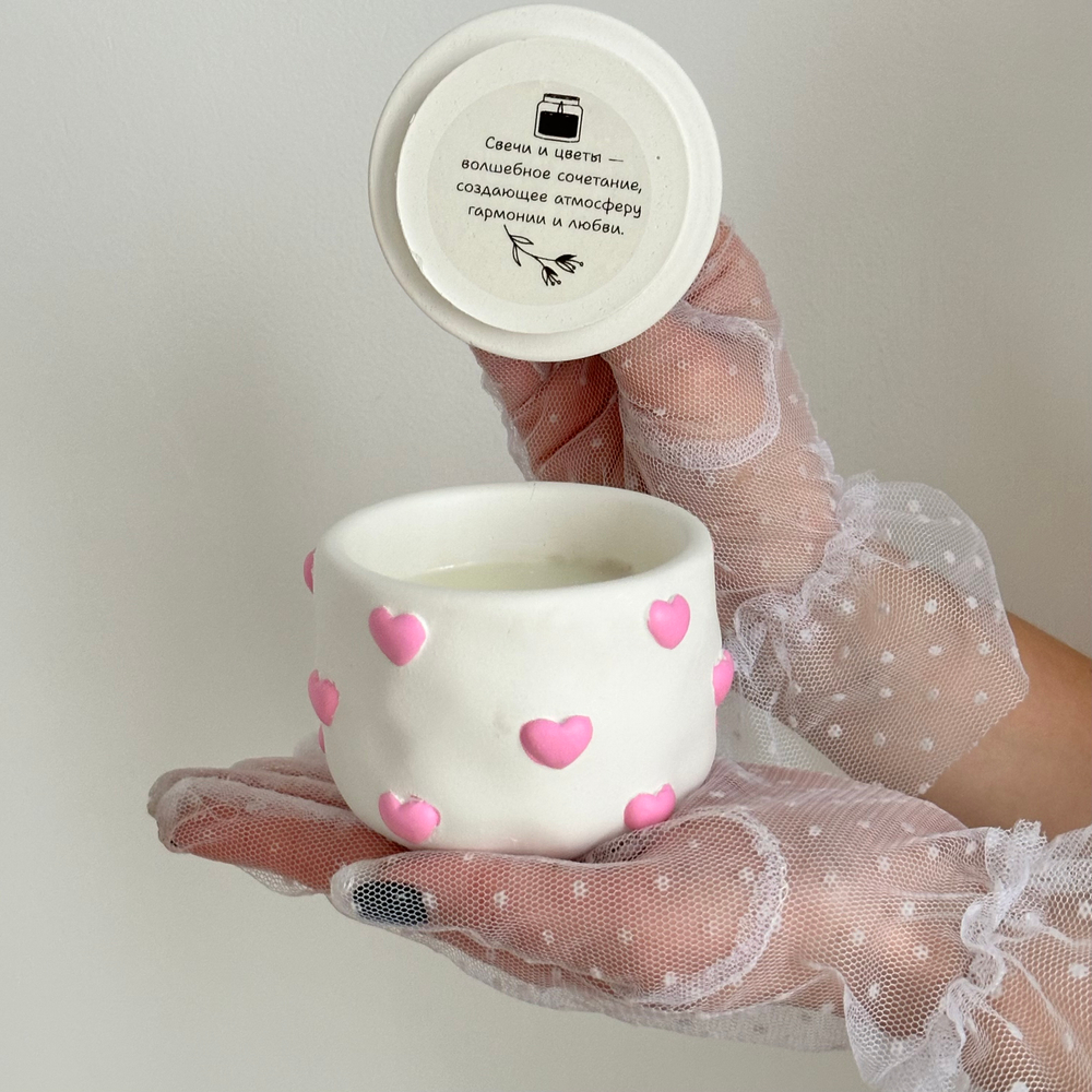 Свеча с розовыми сердцами