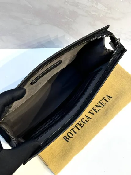 Клатч кожаный Bottega Veneta чёрный