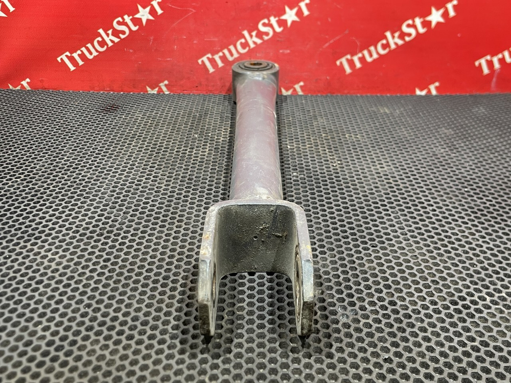 Стойка заднего стабилизатора 2018г