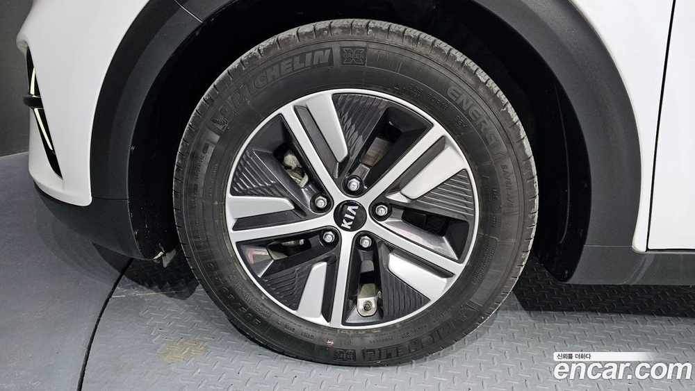 Kia The New Niro 1.6 HEV (09.2020)