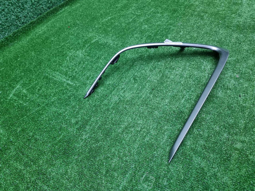 Накладка переднего бампера Toyota Camry xv70 20-нв