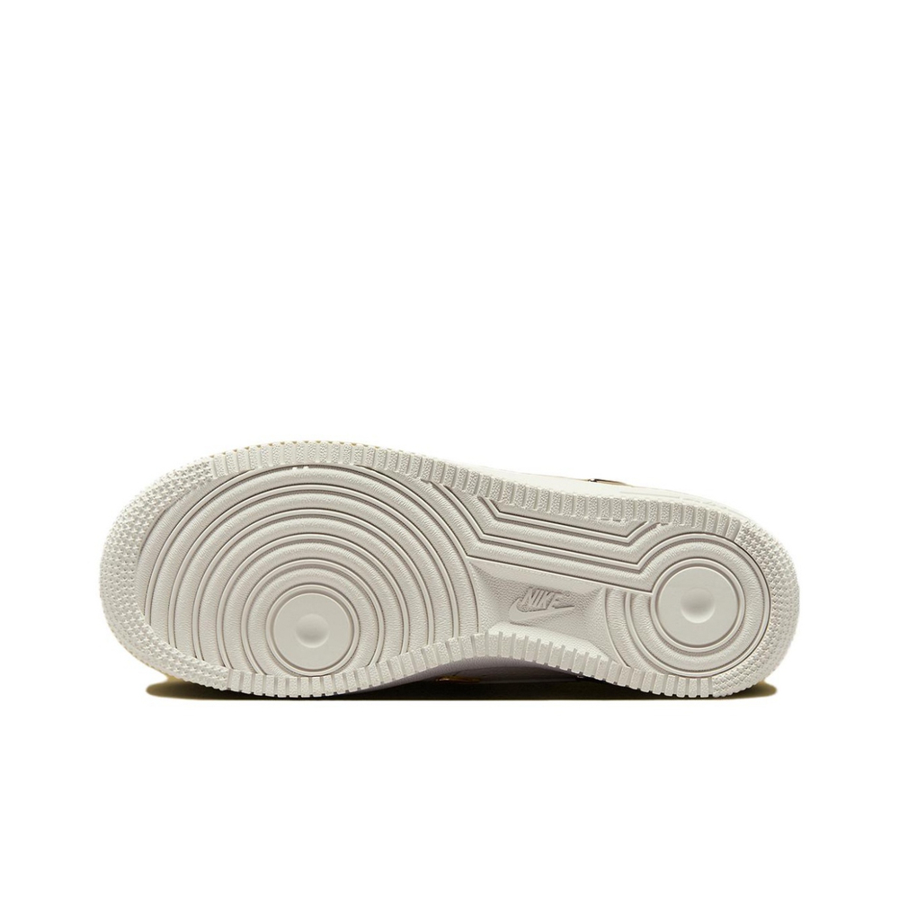 Кроссовки Nike Air Force 1 LX Gold Swoosh