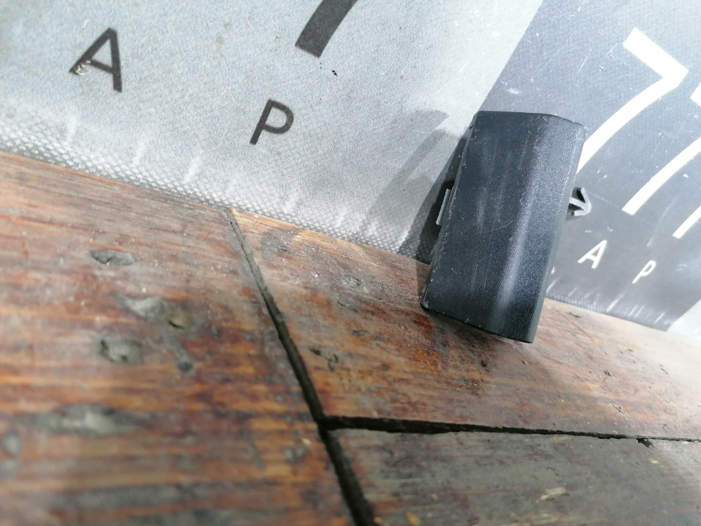 Заглушка буксировочного крюка Haval F7 1, F7x 1 22-24 Б/У Оригинал 2804206XKQ11A