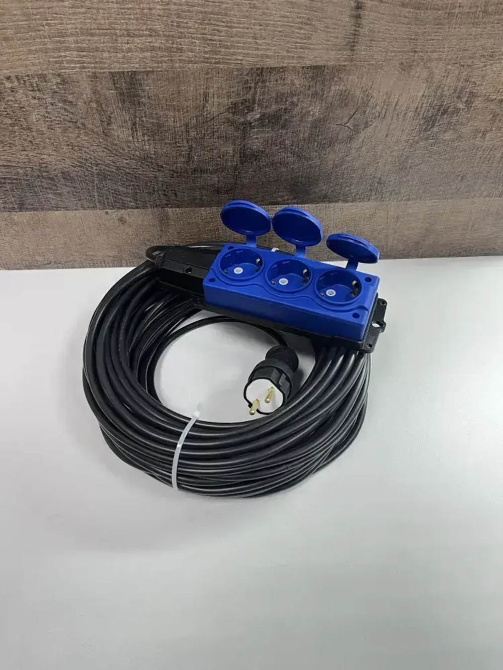 Удлинитель на буте ПВС 2х2,5 30 м/каучуковый вилка и 3х колодка цвет синий