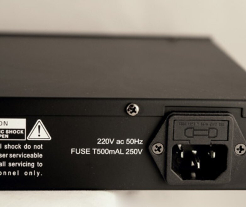 CVGAUDIO SC-102 Cелектор спикерных каналов