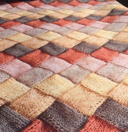 Вязанка с красным