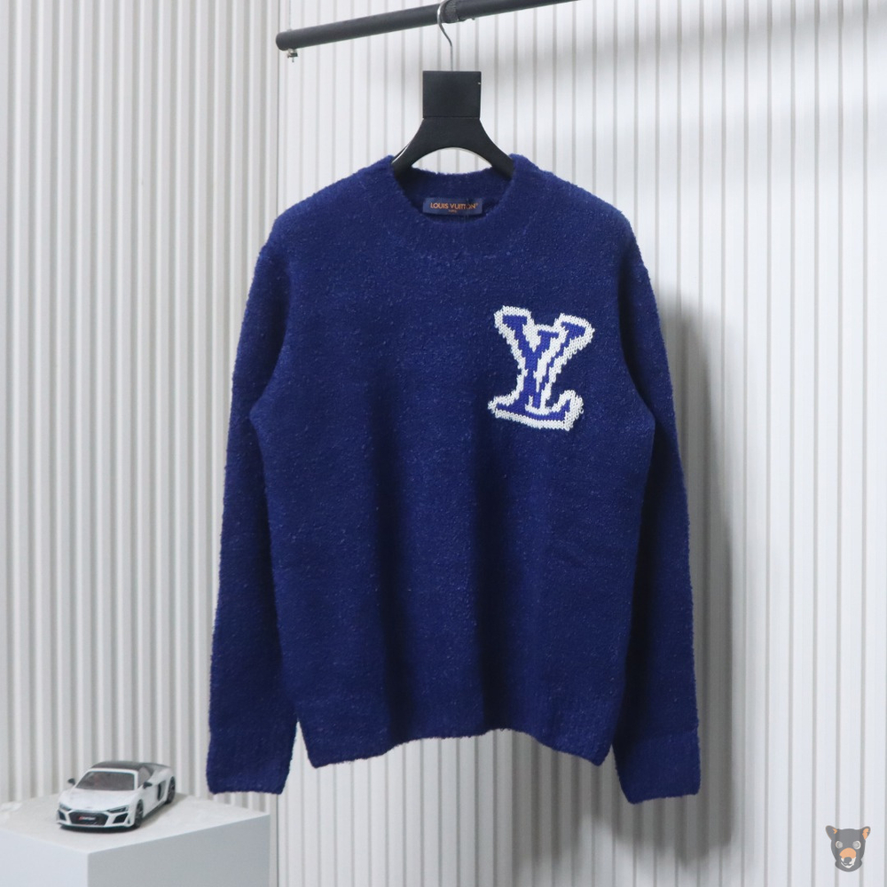 Свитер LV