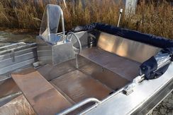 Алюминиевая лодка Алюмакс-435 с консолью