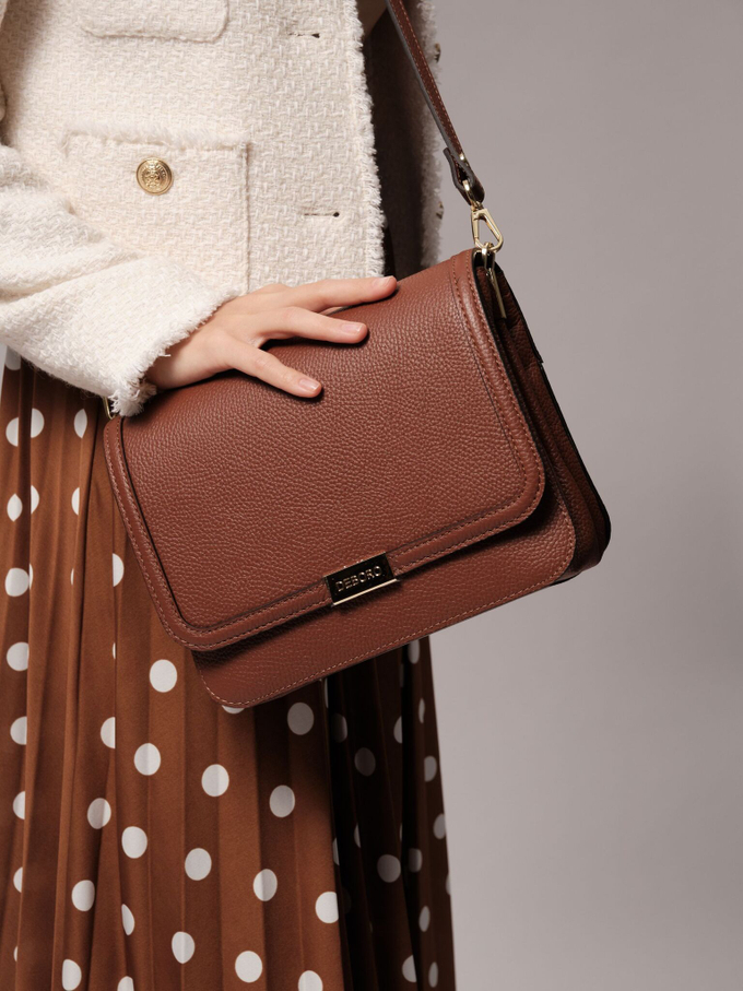 Сумка кожаная на плечо коричневая