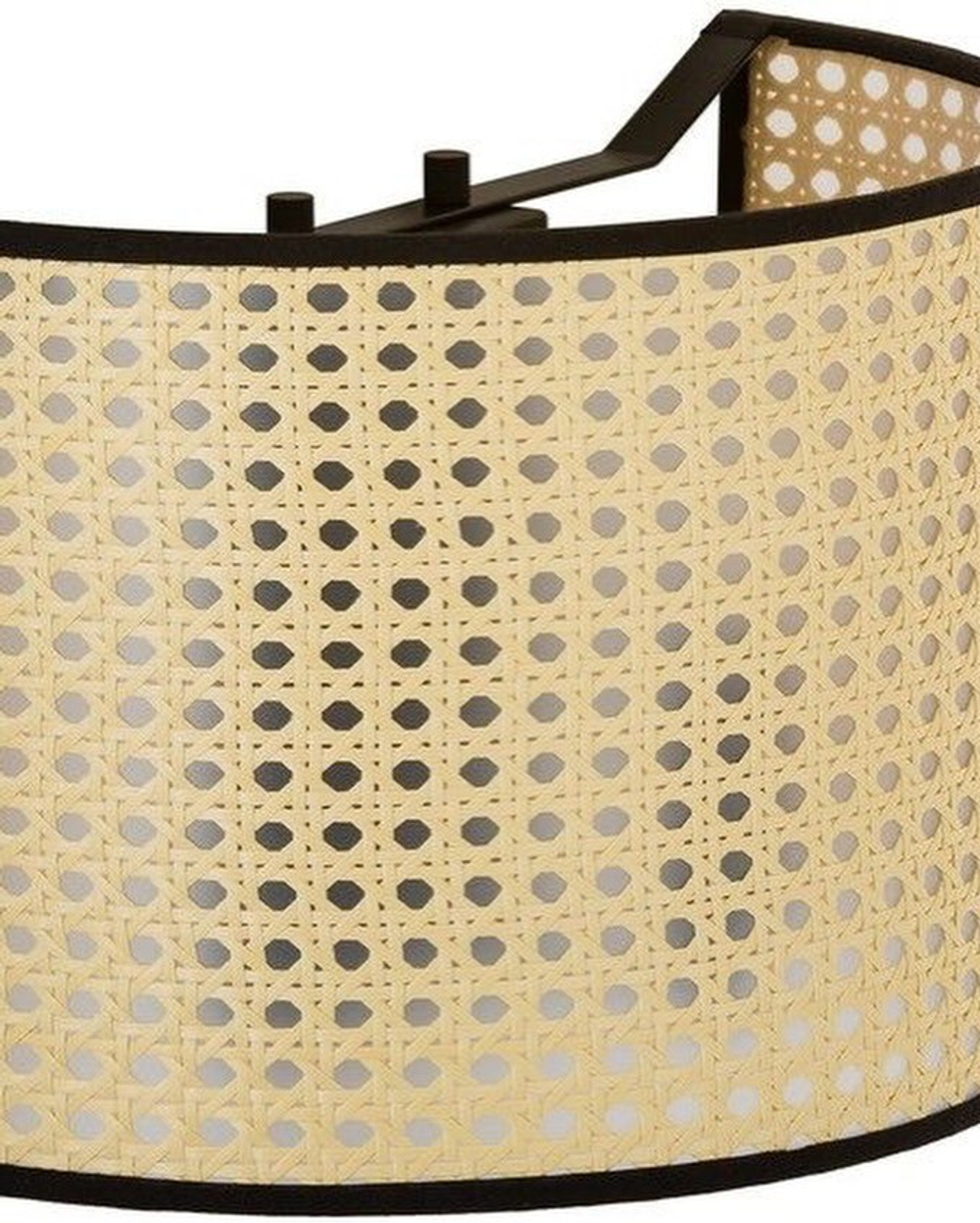 Плетёное настенное бра в натуральном стиле.