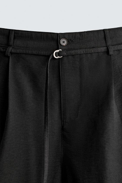 ZARA ШОРТЫ RELAXED FIT СО СКЛАДКАМИ И РЕМНЕМ, ЧЕРНЫЙ