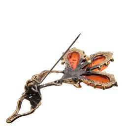 AM-2615 Брошь «Лилия Королевская» (латунь, янтарь)