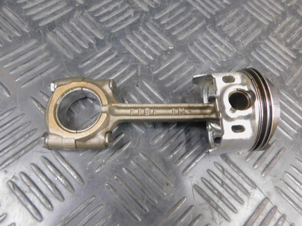 Поршень Kawasaki ZZR 400 98 (с шатуном) 052952