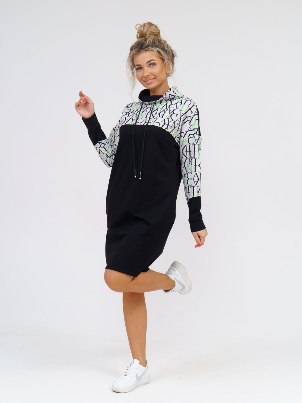 920 Платье "Черный/буквы/зеленый" SveTekst (Акция)