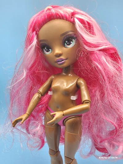 Кукла Рейнбоу Хай Daria Roselyn