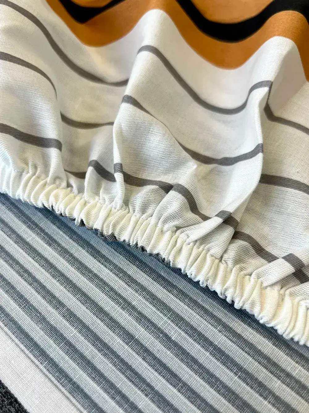 Постельное белье "Alaska" евро наволочки 50х70 2шт Простынь на резинке 180х200 см Пододеяльник 200х215 см Сказка сатин