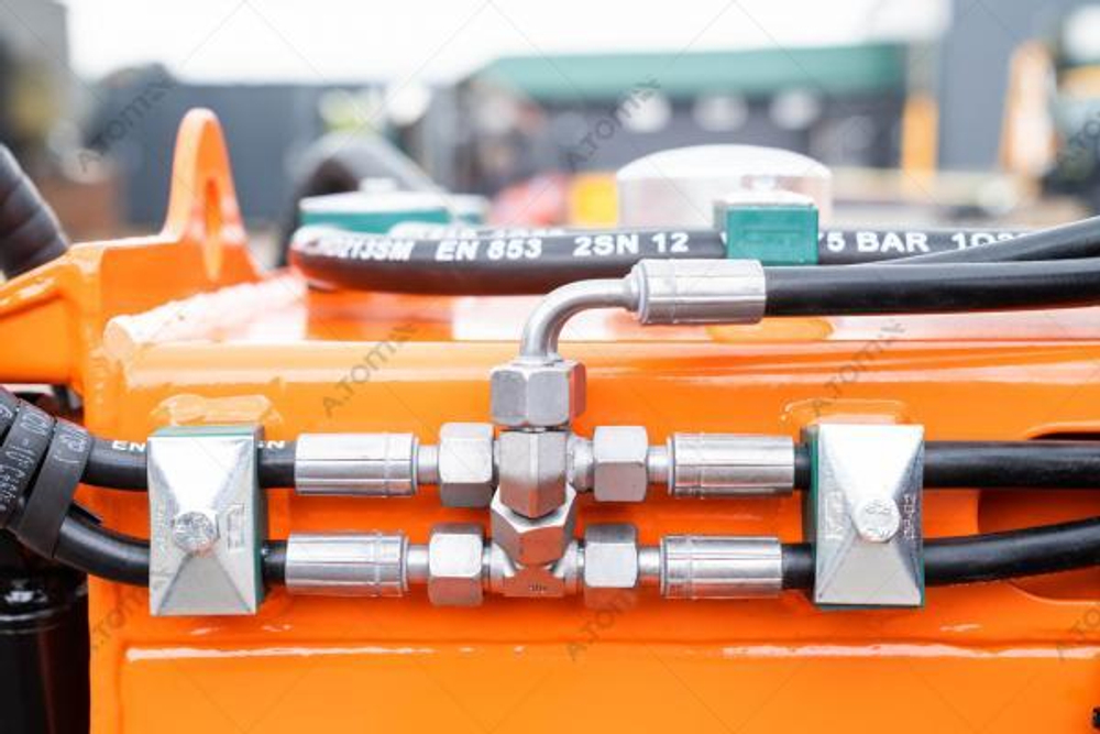 Щетка дорожная на погрузчик, с прибордюрной щеткой - EXPERT 2500