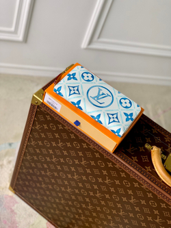 Louis Vuitton Zippy Wallet