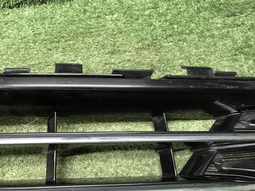 Решетка перед бампера VW Touareg 2 NF 14-18 R-Line