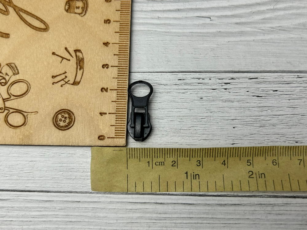 Бегунок ВИТАЯ т7 черный