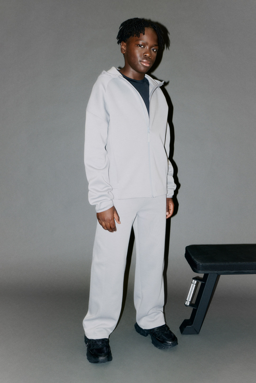 H&M Спортивная толстовка DryMove™ с капюшоном и застежкой-молнией, серый